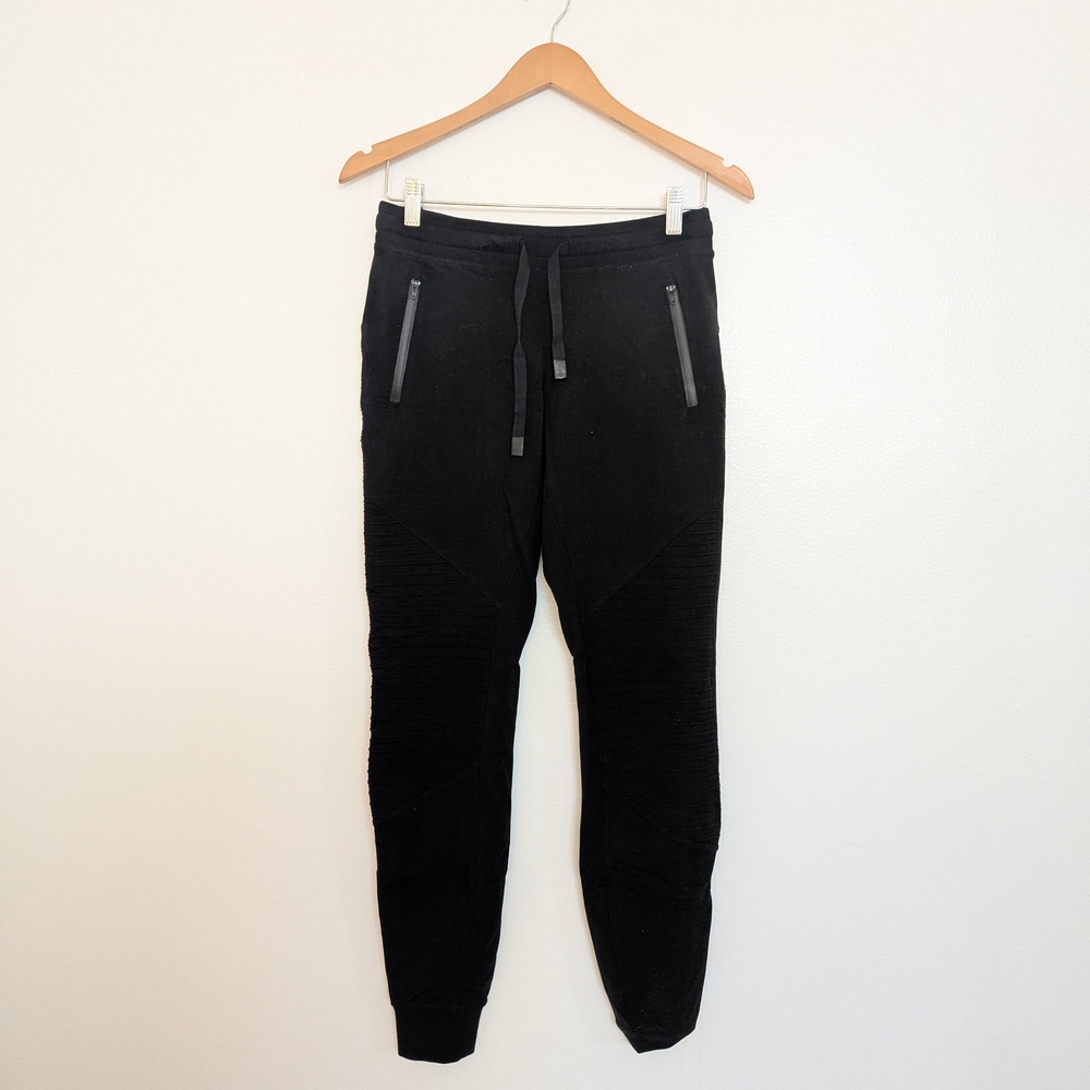 ALO Yoga Black Tapered Jogger Sweatpants